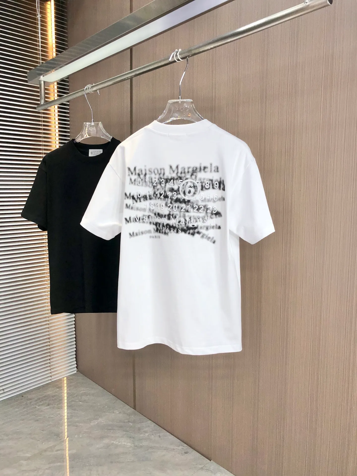MM 6 2025 New Arrival ➕ 320 Same Style ：Black White Sizes：SMLXLXXL